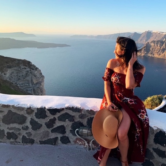 Meet your Posher, Jessica - Picture 2 of 2